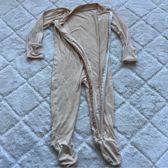 Larkspur Baby Company | "Cream" Ruffle Zip Footie | Size 12-18 Months - Picture 10 of 10